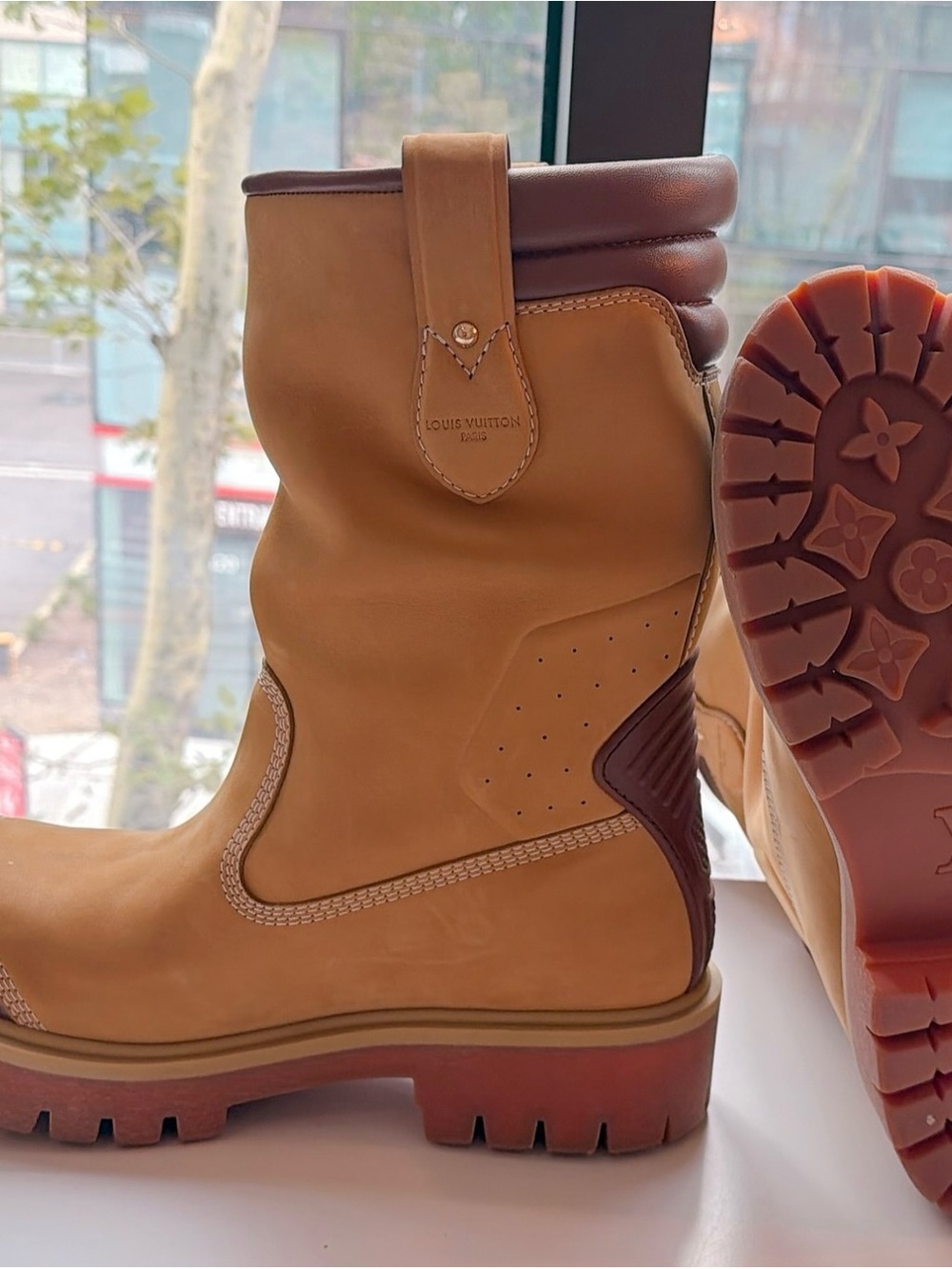 Louis Vuitton Tan and Brown Leather Mid-Calf Lug Boots NEW Size 11 - Picture 6 of 11